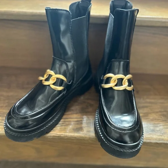 Gant Leather Black Boots with Gold Chain Detail - Picture 5 of 5